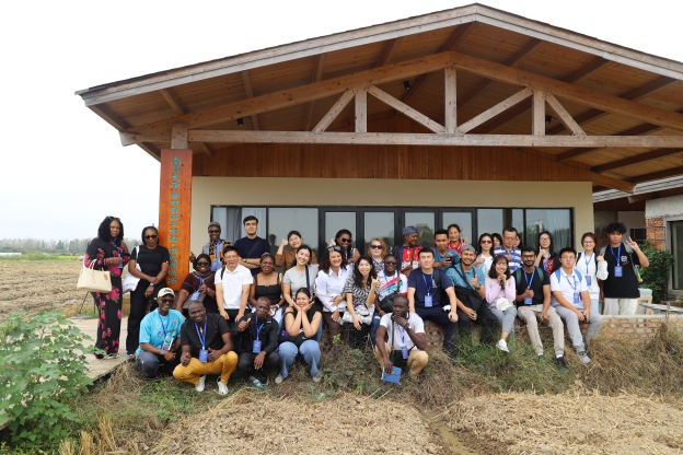 421e40629cd44574947b79a22c557514.jpg 4.jpg